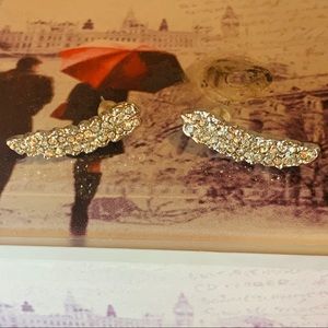 🍃🆕 Leaf Shape Silver Stud Earrings